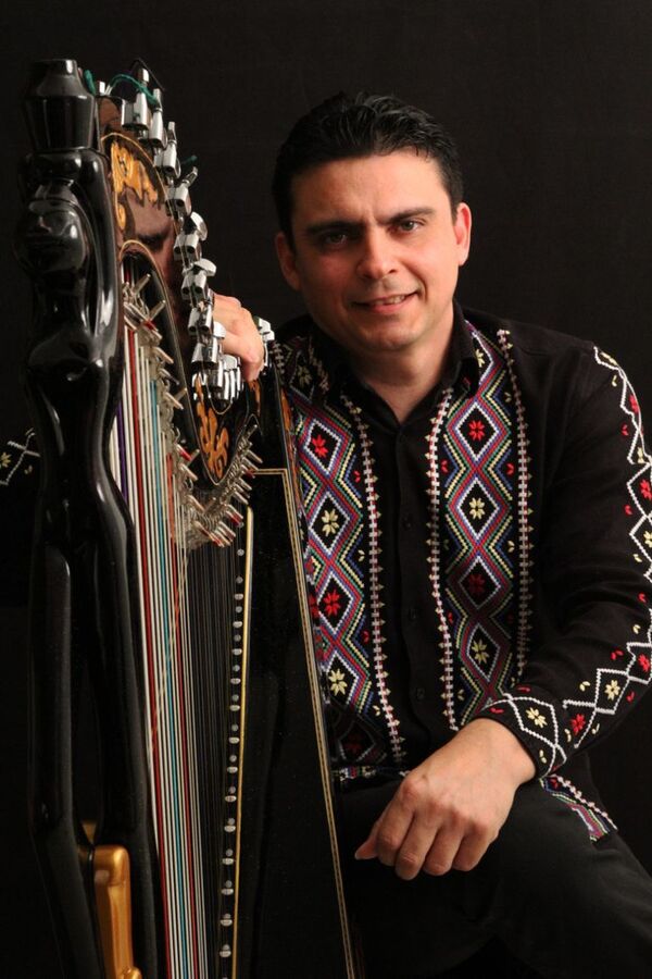 Marcelo Rojas y Aramí Malaisé se unen en concierto virtual de arpa paraguaya - Música - ABC Color