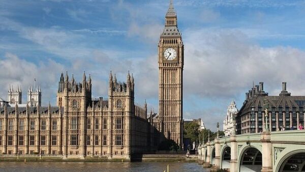 Investigarán trazas de cocaína en baños del Parlamento británico