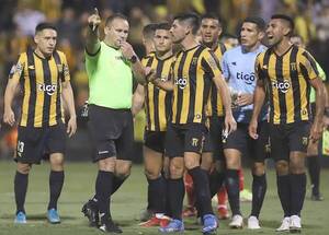 Crónica / “Lo del árbitro fue asqueroso”, le bajó “Toti”