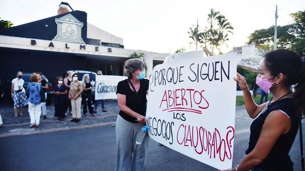 Vecinos exigen a Comuna que se acate la clausura del local