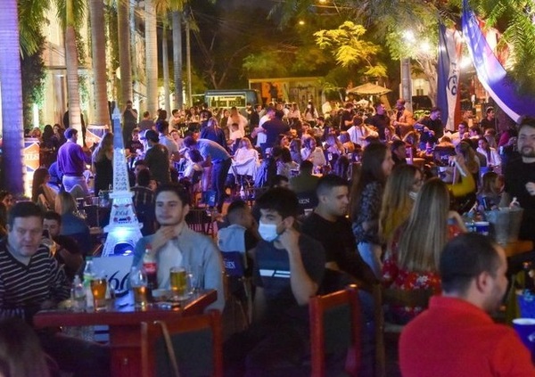 Dueños de bares están dispuestos a que se vacune en sus locales