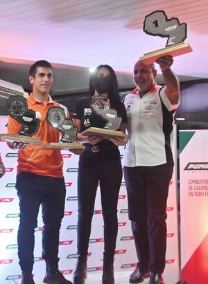 Los campeones del RCC subieron al podio - Automovilismo - ABC Color