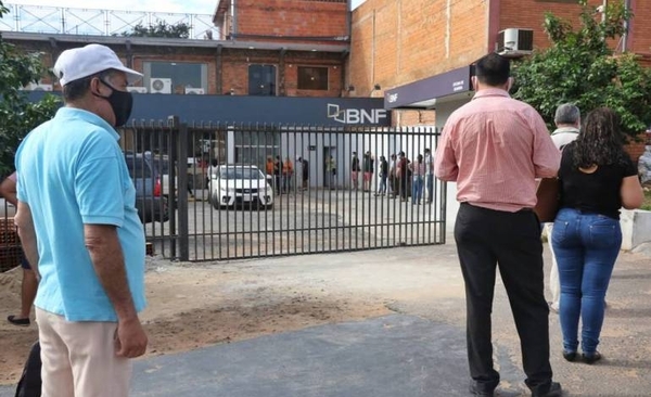 Diario HOY | Estudian pago de “aguinaldo” a trabajadores suspendidos