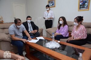 VERGONZOSO: MAQUILADORA de cierres hará trabajo que corresponde a COMUNA de CDE