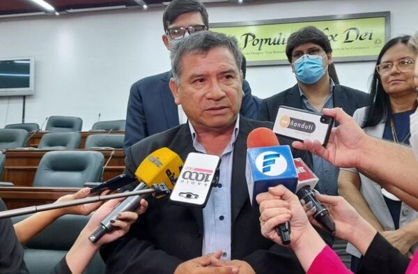 Contundente denuncia de liberales deja sin defensa a Hugo Javier