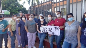 Diario HOY | Personal de blanco protesta por falta de cobro: “Se tiran la pelota entre Hacienda y Salud”
