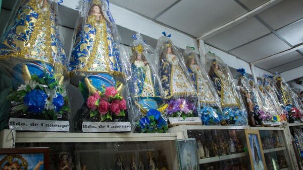 Repunta la venta de imágenes religiosas en la Villa Serrana