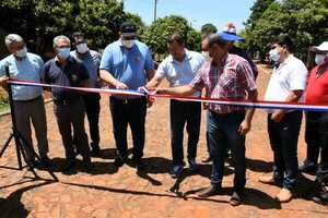 Gobernación inaugura 21 cuadras de empedrados en Minga Guazú - La Clave