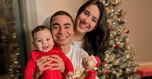 Las postales navideñas de Francesco y sus padres