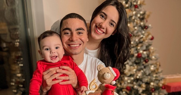 Las postales navideñas de Francesco y sus padres