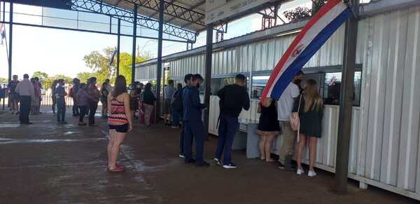 Compatriotas ya empiezan a llegar al país por fiestas de fin de año