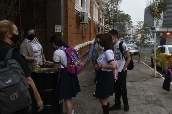 COVID: vacunación en niños será antes de inicio de clases, pero aún no hay fecha - Nacionales - ABC Color