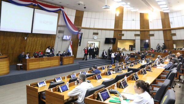 Diputados postergan por 8 días el análisis de ley sobre juegos de azar