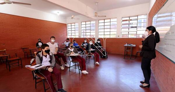 La Nación / Desde el MEC recuerdan prohibición de cobro por matriculación de estudiantes