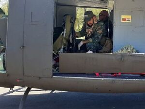 Confirman un policía muerto tras asalto a avioneta