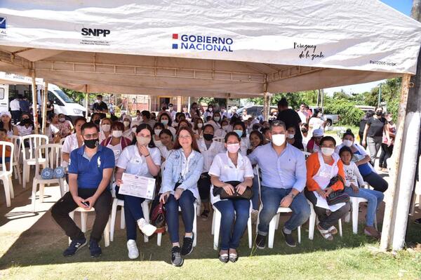 Pobladores del Bañado Sur recibieron certificados y kits de emprendedurismo por parte del SINAFOCAL - El Trueno