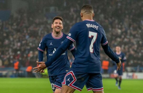 PSG golea a Brujas con dobletes de Kylian Mbappé y Lionel Messi