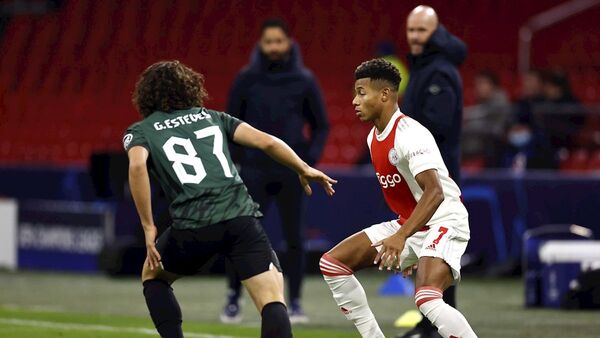 Una Ajax de récord hace pleno con Haller a la cabeza