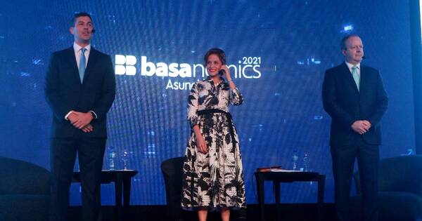 La Nación / Lea Giménez: “El PIB per cápita se detuvo, está por debajo de los niveles del 2018″