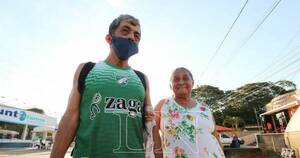 La Nación / Peregrinación a ciegas: mujer no vidente y su marido caminan desde Kurusu Peregrino