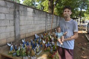El niñito Jesús y los Reyes, a la espera de compradores en calles de CDE - ABC en el Este - ABC Color