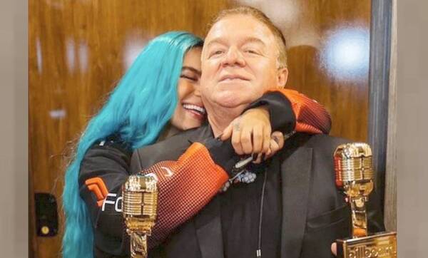 Crónica / ¡GRAN SECRETO! La revelación del papá de Karol G