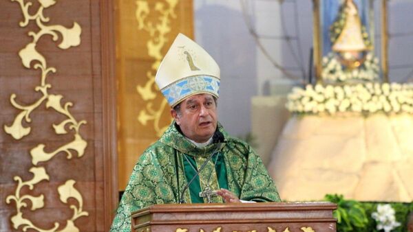 Valenzuela critica desalojos y la reivindicación stronista