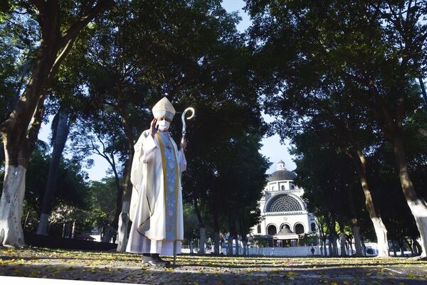 Caacupé 2021: “Levantar la nación es un desafío para todos los paraguayos”, dice monseñor Valenzuela - Notas - ABC Color