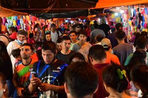 Caacupé: Vendedores buscan superar la crisis y hacerse de aguinaldo - Nacionales - ABC Color