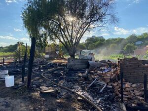 Cinco viviendas se quemaron en incendio en el Bañado Norte - Nacionales - ABC Color