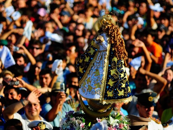 Colorada Virgen de Caacupé