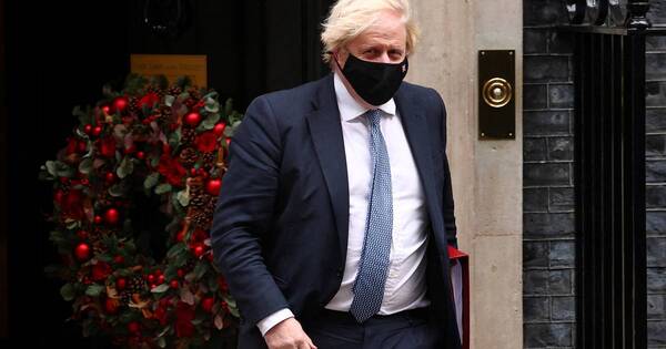 La Nación / Reino Unido: Boris Johnson pide disculpas por presunta fiesta prohibida de Navidad