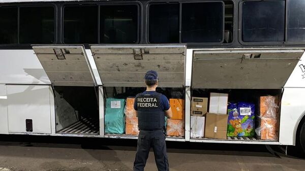 Decomisan en Brasil siete buses con contrabando que ingresaron desde Ciudad del Este - ABC en el Este - ABC Color