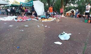 Peregrinos dejan gran cantidad de basura en Caacupé - Nacionales - ABC Color