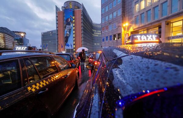 Uber es investigada en Francia por trabajo encubierto - Mundo - ABC Color
