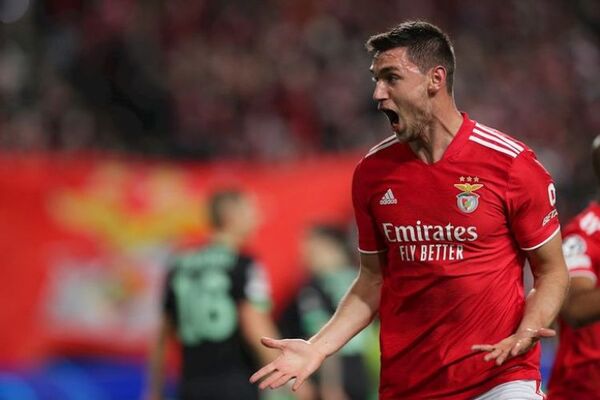 El Benfica cumple y pasa a octavos