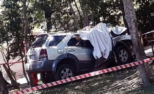 Tres muertos tras un violento choque contra un árbol