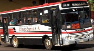 Pasajera cae en el interior de bus y sufre lesiones