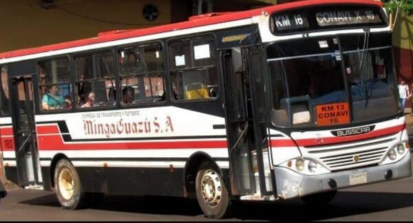 Pasajera cae en el interior de bus y sufre lesiones