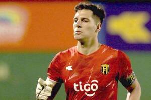 Crónica / SERVIO PIDIÓ PERDÓN Y DISPARÓ AL ARBITRAJE