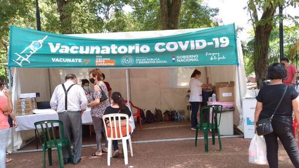 Entregarán alimentos para los que se vacunen en los supermercados