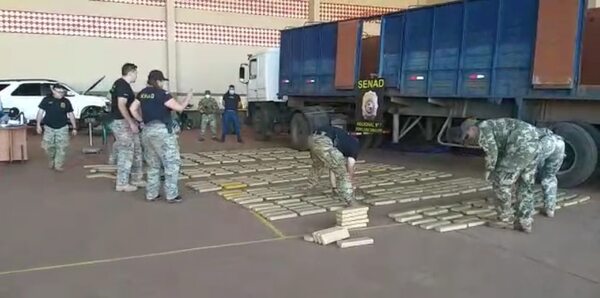Incautan camión cargado de marihuana en Amambay - Nacionales - ABC Color