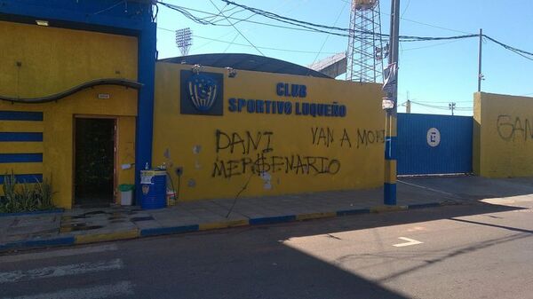 “Dani mercenario” y “van a morir”, más pintatas en el Feliciano - Sportivo Luqueño - ABC Color