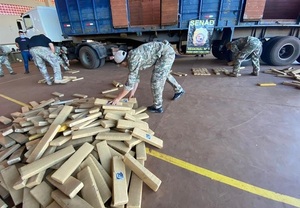 Retiene una carga con más de 400 kilos de droga