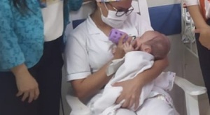 Madre abandonó a su bebé enfermo en el IPS - Noticiero Paraguay