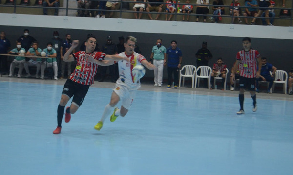 La Albirroja tropieza en el arranque del cuadrangular final - OviedoPress