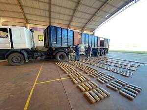 Incautan 405 kg de marihuana ocultos en un camión con doble fondo en Amambay