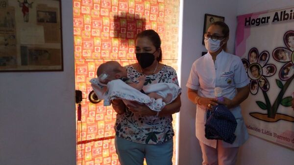 Mamá abandonó a su bebé enfermito porque no le puede cuidar