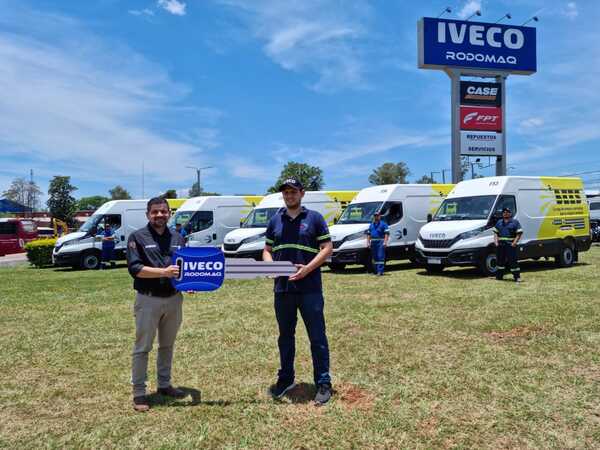 RODOMAQ entregó 6 furgones IVECO Daily 30-130 a FADEL Transporte y Logística