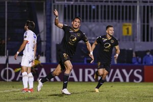 Un paraguayo anota en la final de la Concacaf League